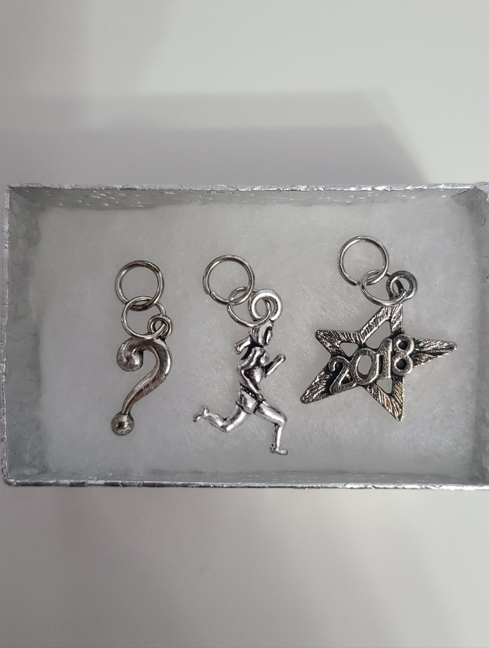 3 Charms - Question Mark, Girl Runner, 2018 Star